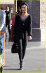 SEMI-EXCLUSIVE: Jessica Alba Out Shopping At Costco